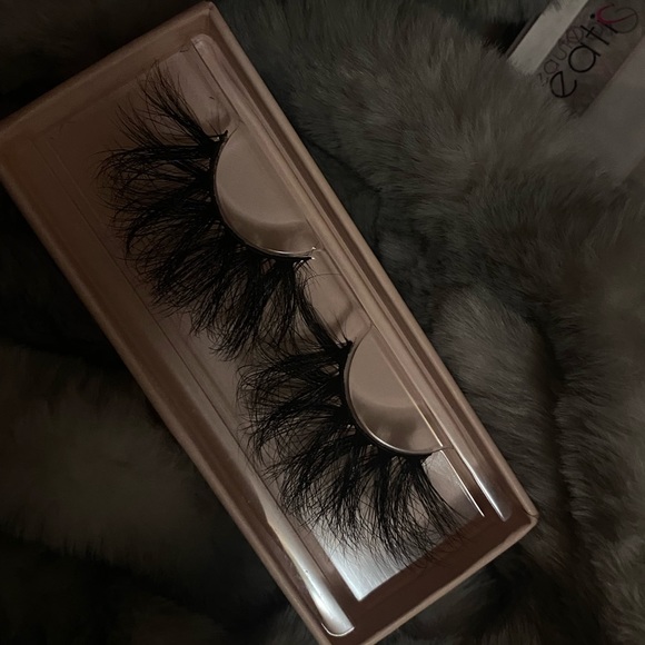 MINK Beauty Creations Lashes - Picture 4 of 4